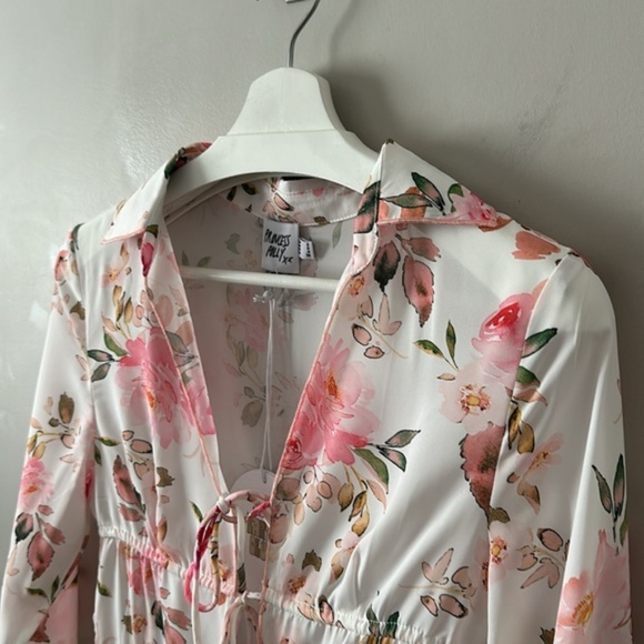 NWT Princess Polly Carnell Blouse Multi White Floral with Front Ties - Picture 4 of 13